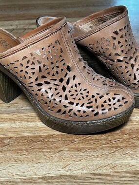 Born clog mule heels size 8 Boho